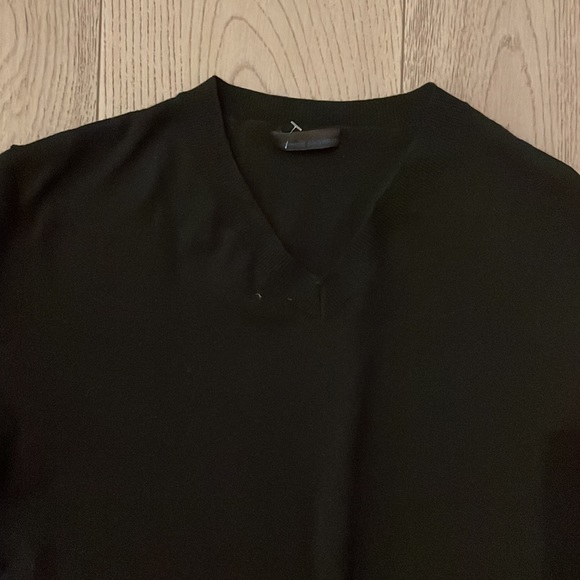 Black sweater - Picture 2 of 2